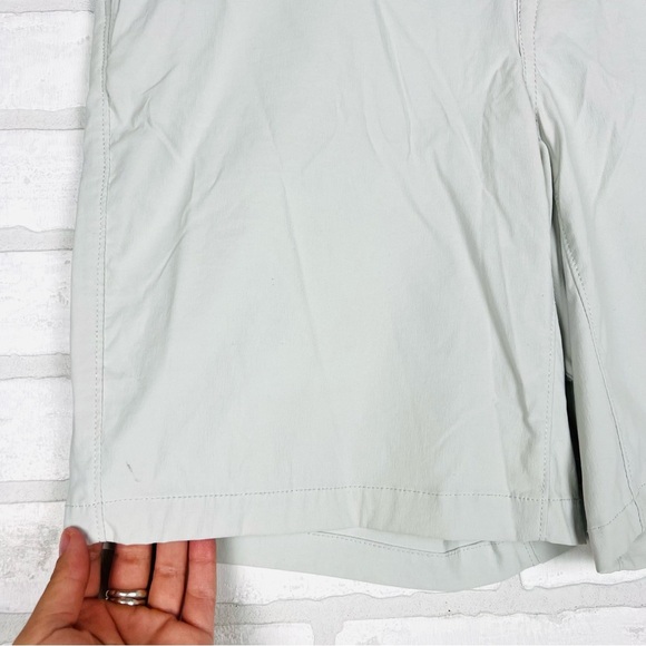 North Face Shorts Mens 32 Gray Nylon Lightweight 10" Inseam Adult Hike Trek - Picture 2 of 13